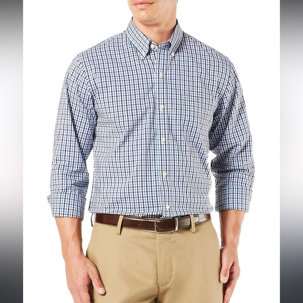 Men’s dockers navy and blue check button down size xl in excellent condition